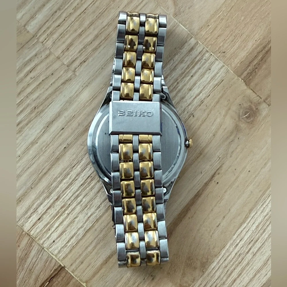 Seiko Rare Vintage Men’s Watch Burgundy Dial Two-Tone Bracelet Case Date Window